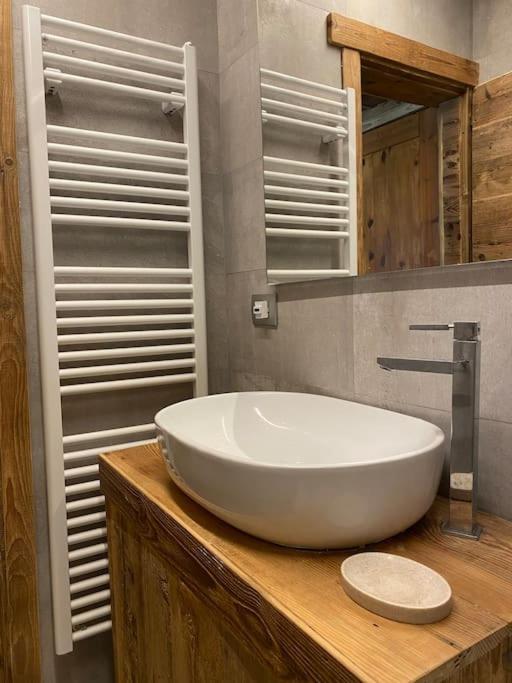 Incantevole Appartamento Stile Chalet Breuil Cervinia Kültér fotó